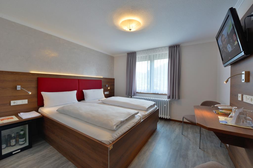 Land-Gut-Hotel Zur Post Altenahr Exterior foto