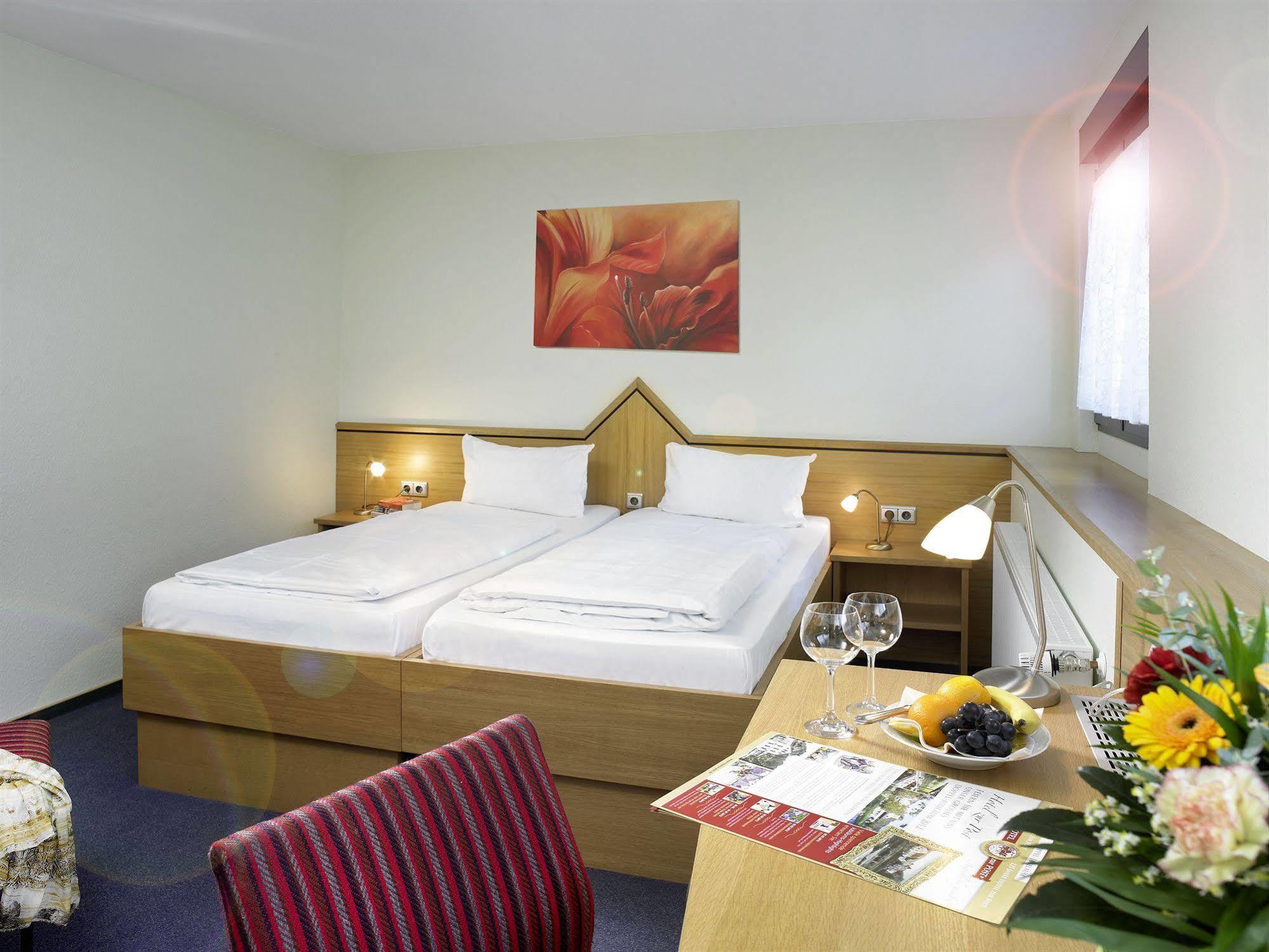 Land-Gut-Hotel Zur Post Altenahr Exterior foto