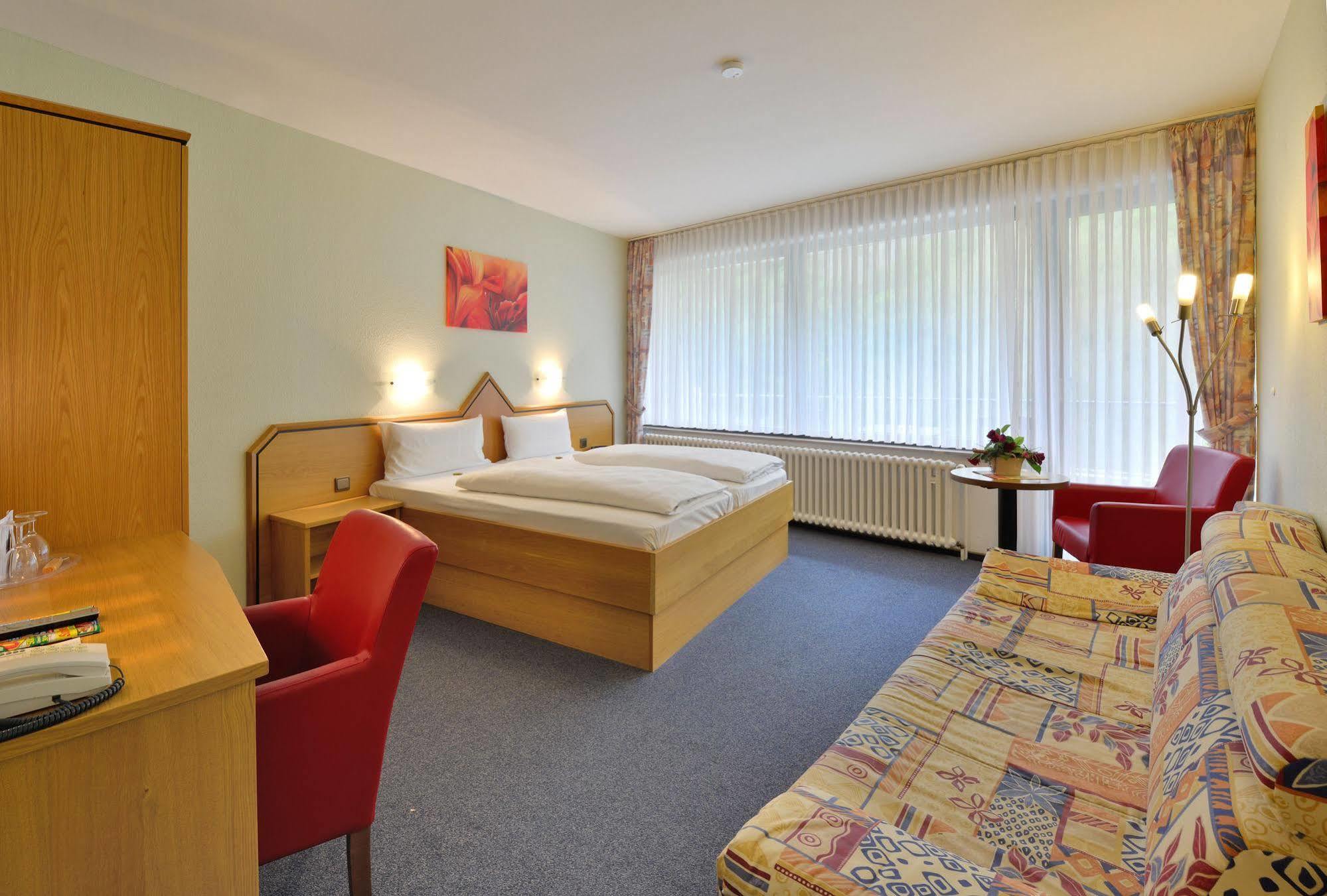 Land-Gut-Hotel Zur Post Altenahr Exterior foto